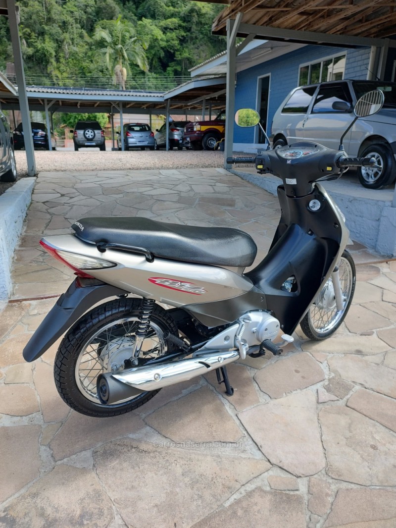 BIZ 125 ES - 2008 - TRêS COROAS