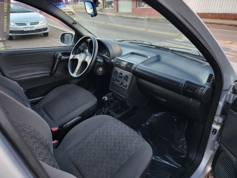 CORSA 1.0 MPFI CLASSIC 8V GASOLINA 4P MANUAL - 2004 - VACARIA