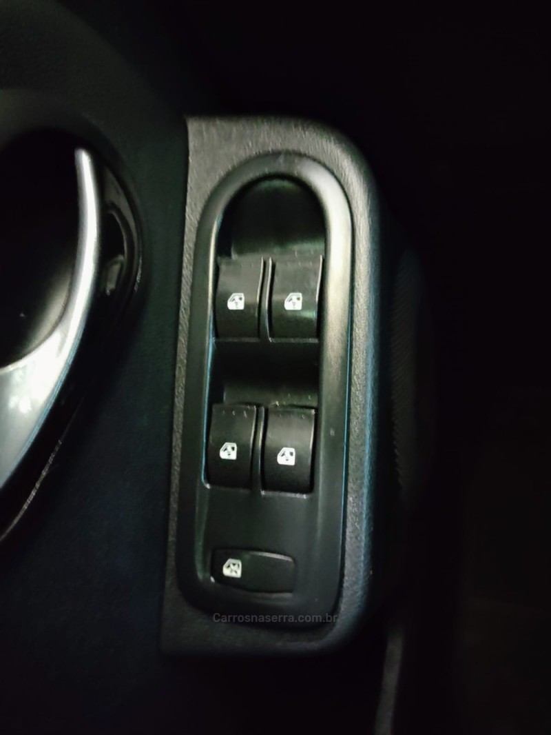 DUSTER RENAULT DUSTER 1.6 TECH ROAD DYNAMIQUE 4X2 16V FLEX 4P MANUAL - 2013 - CAXIAS DO SUL