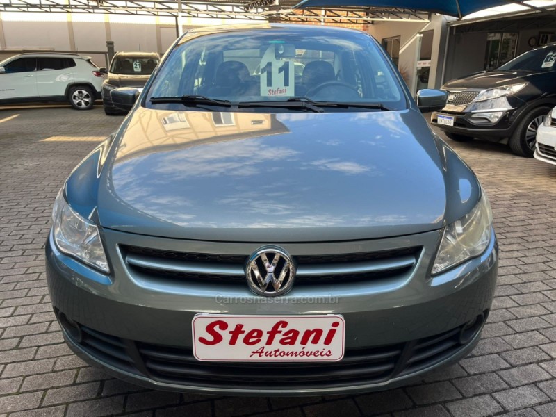 VOYAGE 1.0 MI TRENDLINE 8V FLEX 4P MANUAL - 2011 - FELIZ