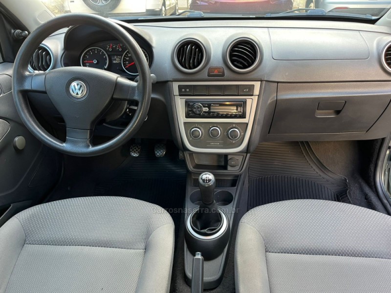 VOYAGE 1.0 MI TRENDLINE 8V FLEX 4P MANUAL - 2011 - FELIZ