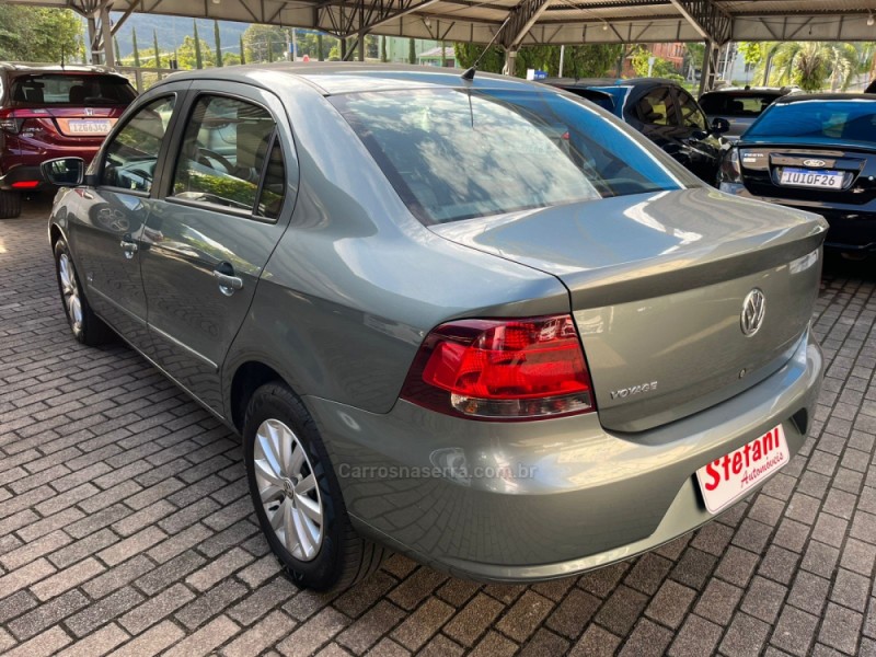 VOYAGE 1.0 MI TRENDLINE 8V FLEX 4P MANUAL - 2011 - FELIZ