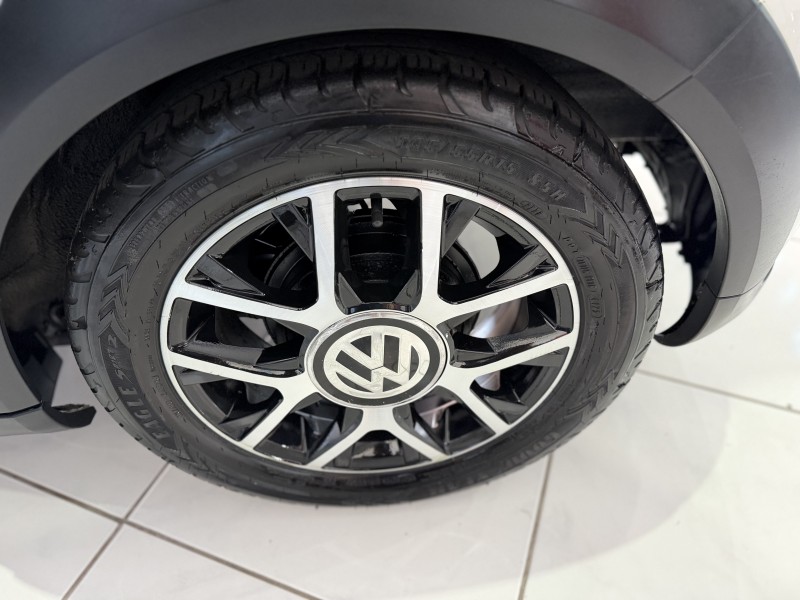 UP 1.0 TSI CROSS 12V FLEX 4P MANUAL - 2017 - PORTãO