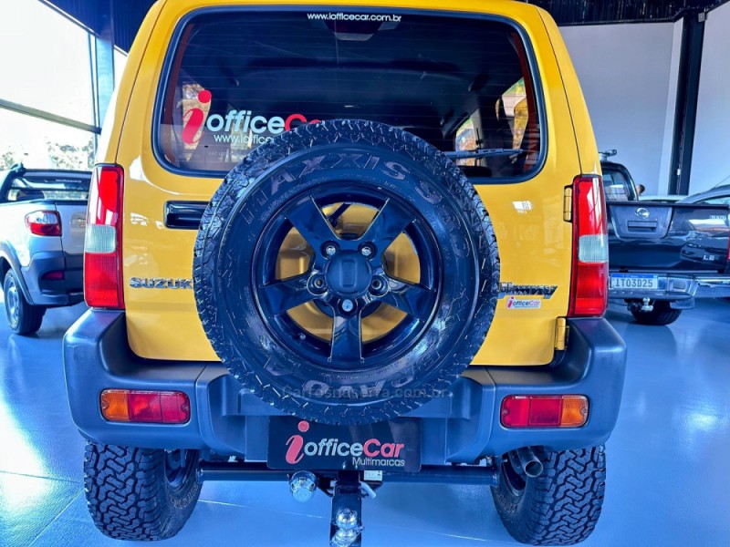 JIMNY 1.3 4ALL 4X4 16V GASOLINA 2P MANUAL - 2017 - TRêS COROAS