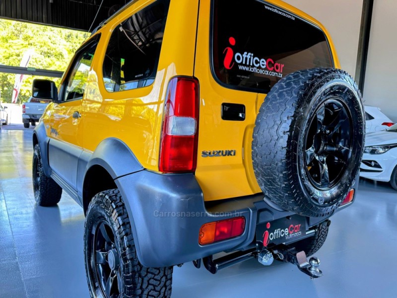 JIMNY 1.3 4ALL 4X4 16V GASOLINA 2P MANUAL - 2017 - TRêS COROAS