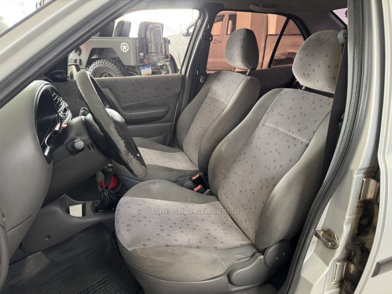 FIESTA 1.0 MPI STREET SEDAN 8V GASOLINA 4P MANUAL - 2002 - FLORES DA CUNHA