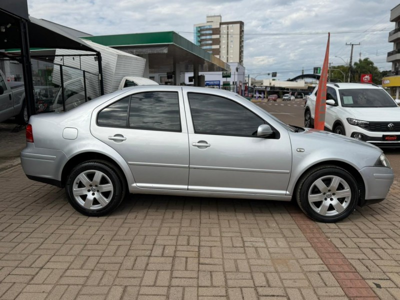 BORA 2.0 MI 8V FLEX 4P MANUAL - 2009 - LAGOA VERMELHA