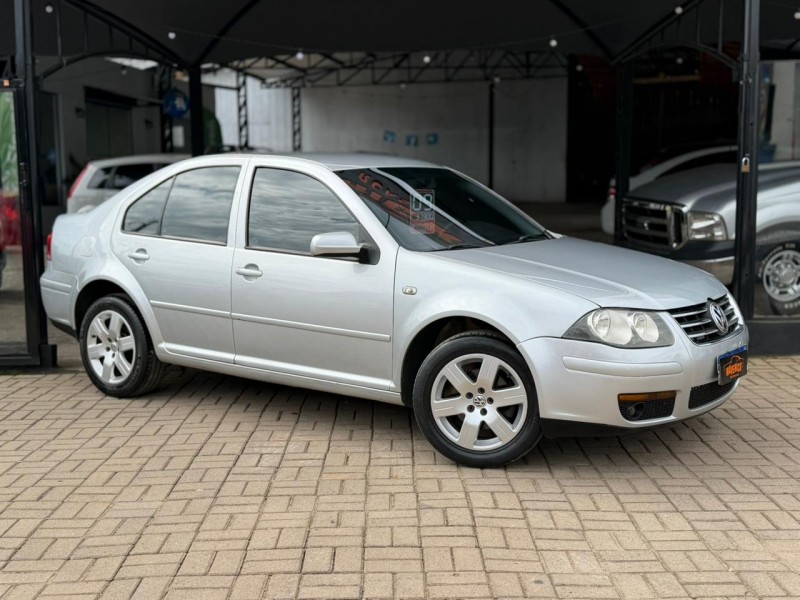 BORA 2.0 MI 8V FLEX 4P MANUAL - 2009 - LAGOA VERMELHA