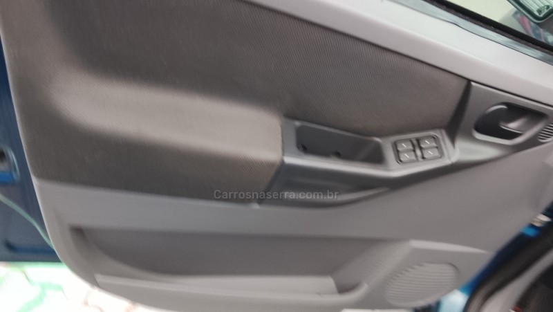 MERIVA 1.8 MPFI 8V GASOLINA 4P MANUAL - 2003 - CAXIAS DO SUL
