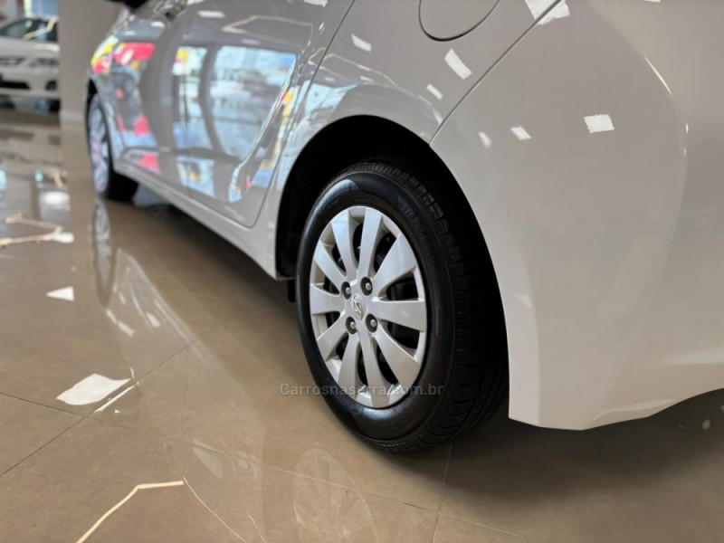 HB20 1.0 COMFORT PLUS 12V TURBO FLEX 4P MANUAL - 2015 - CARLOS BARBOSA