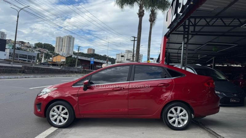 FIESTA 1.6 SE SEDAN 16V FLEX 4P MANUAL - 2011 - CAXIAS DO SUL
