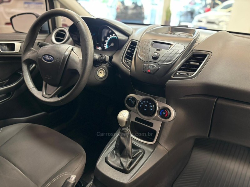 FIESTA 1.5 SE HATCH 16V FLEX 4P MANUAL - 2015 - CARLOS BARBOSA