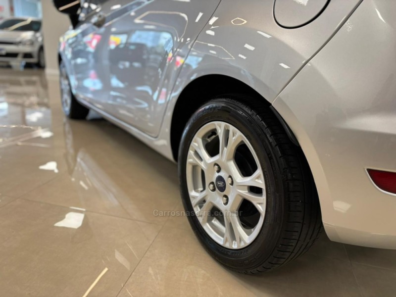 FIESTA 1.5 SE HATCH 16V FLEX 4P MANUAL - 2015 - CARLOS BARBOSA