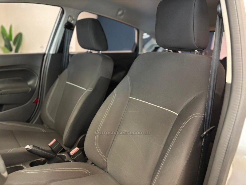 FIESTA 1.5 SE HATCH 16V FLEX 4P MANUAL - 2015 - CARLOS BARBOSA