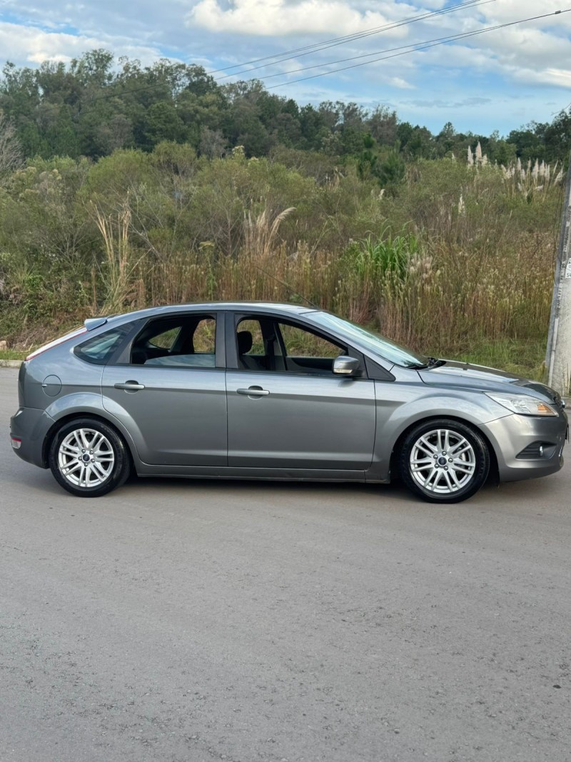 FOCUS 1.6 GLX 16V FLEX 4P MANUAL - 2013 - BENTO GONçALVES