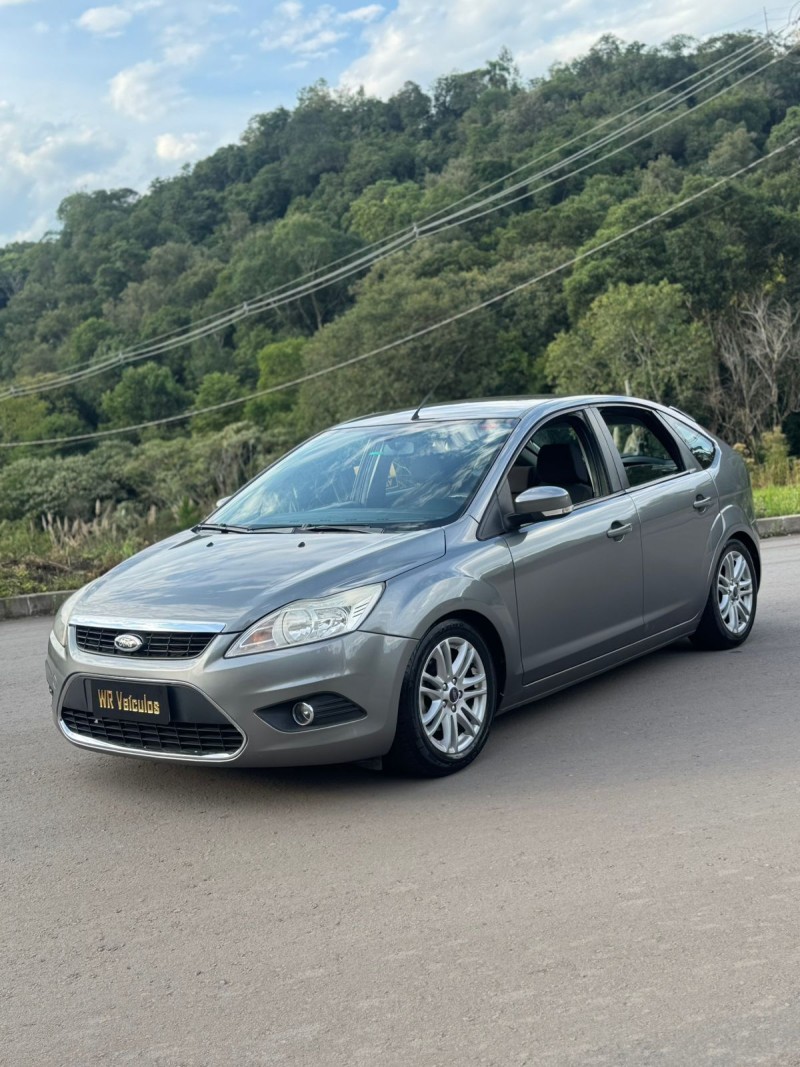 FOCUS 1.6 GLX 16V FLEX 4P MANUAL - 2013 - BENTO GONçALVES