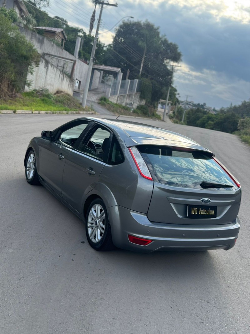 FOCUS 1.6 GLX 16V FLEX 4P MANUAL - 2013 - BENTO GONçALVES