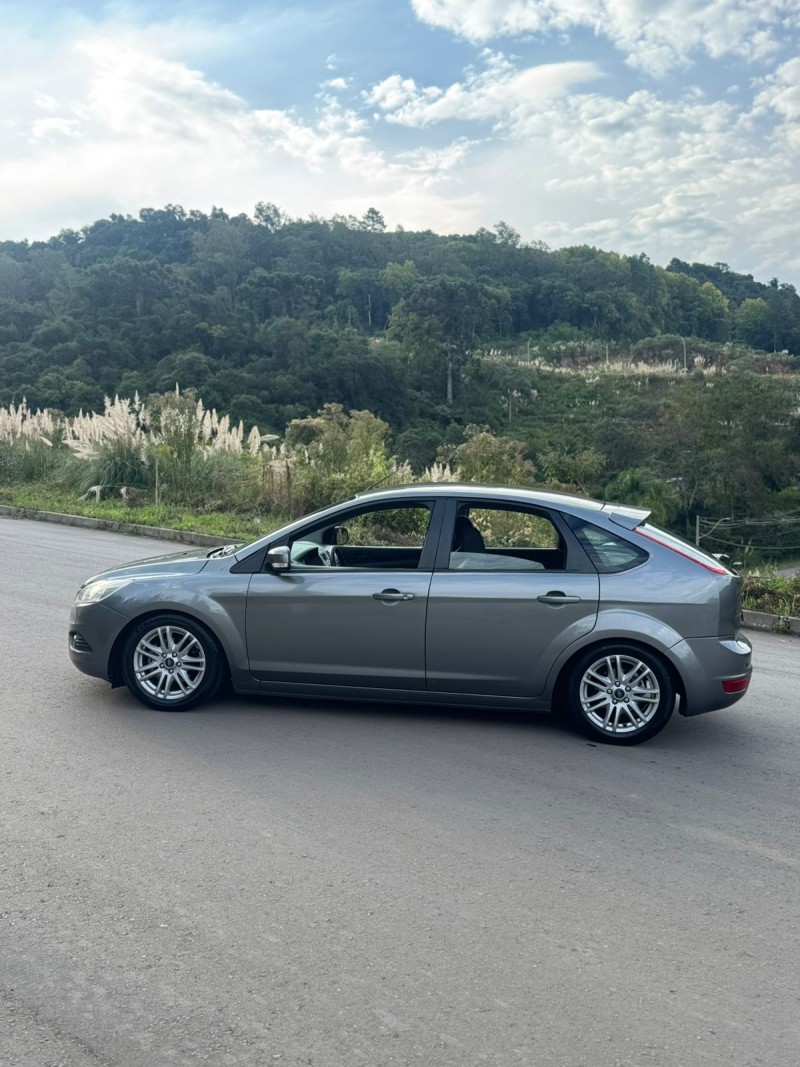 FOCUS 1.6 GLX 16V FLEX 4P MANUAL - 2013 - BENTO GONçALVES