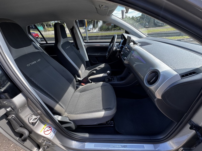 UP 1.0 CROSS T.FLEX 12V 4P MANUAL - 2015 - DOIS IRMãOS