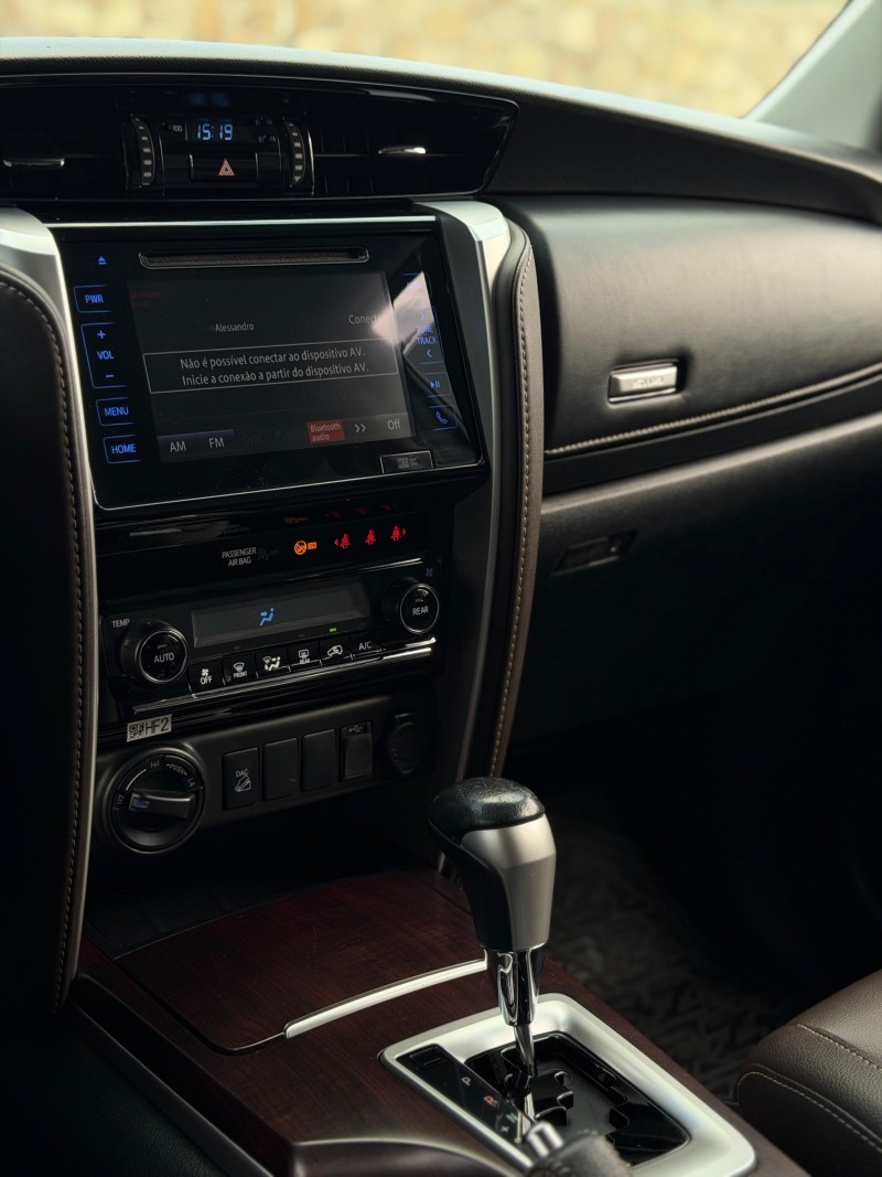 HILUX SW4 2.8 SRX 4X4 7 LUGARES 16V TURBO INTERCOOLER DIESEL 4P AUTOMÁTICO - 2019 - ANTôNIO PRADO