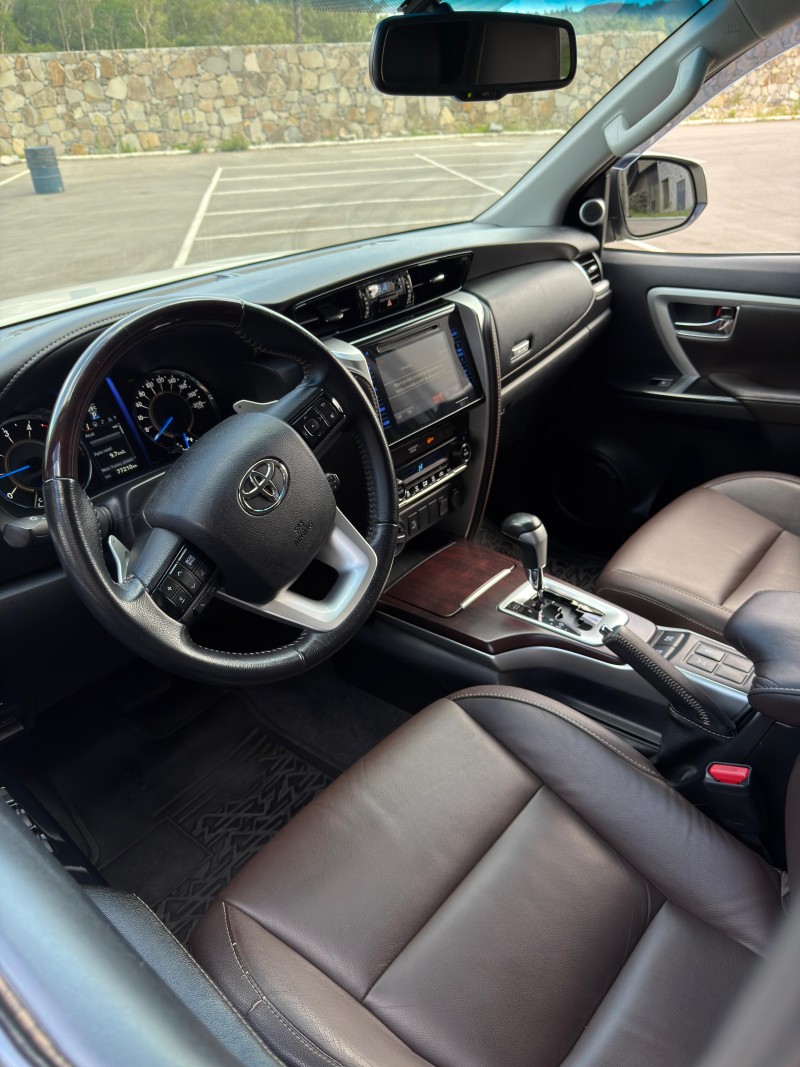 HILUX SW4 2.8 SRX 4X4 7 LUGARES 16V TURBO INTERCOOLER DIESEL 4P AUTOMÁTICO - 2019 - ANTôNIO PRADO