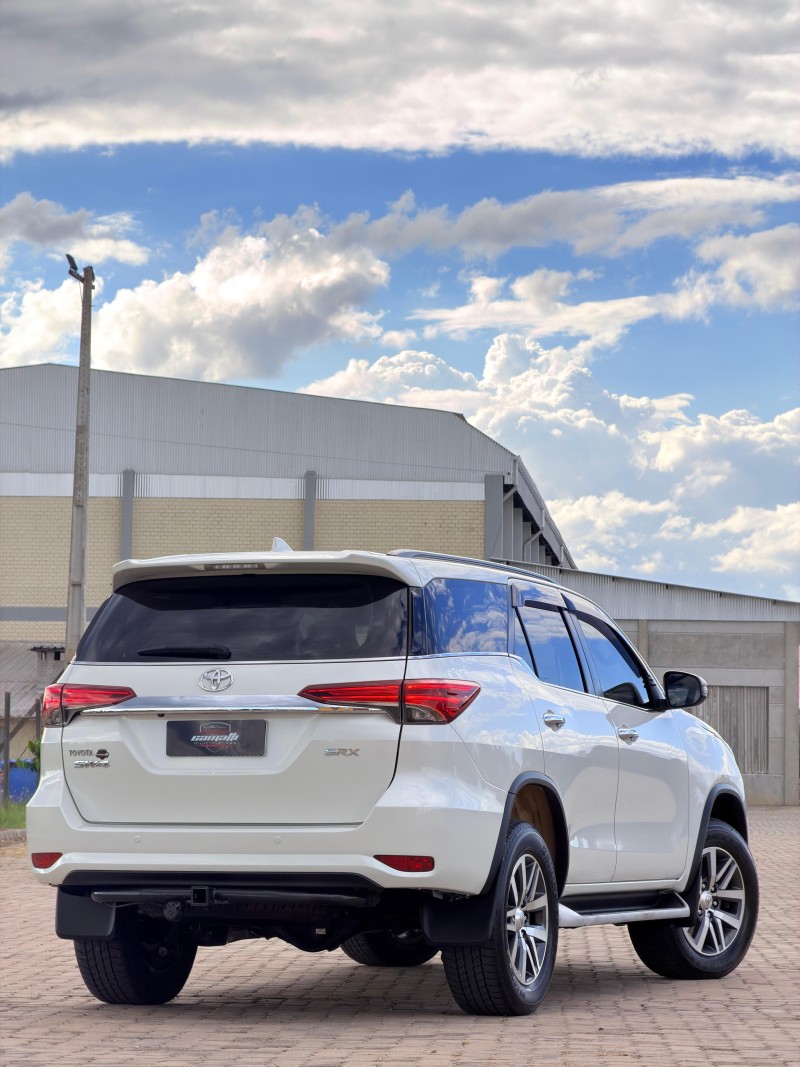 HILUX SW4 2.8 SRX 4X4 7 LUGARES 16V TURBO INTERCOOLER DIESEL 4P AUTOMÁTICO - 2019 - ANTôNIO PRADO