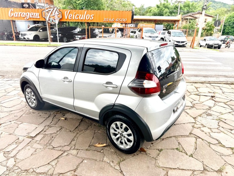 MOBI 1.0 8V EVO FLEX LIKE. MANUAL - 2022 - TRêS COROAS