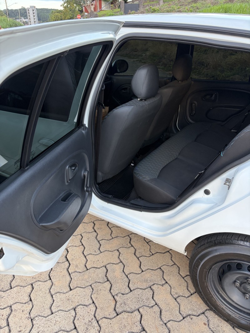 CLIO 1.0 EXPRESSION 16V FLEX 4P MANUAL - 2016 - SANANDUVA