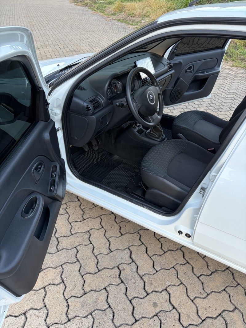 CLIO 1.0 EXPRESSION 16V FLEX 4P MANUAL - 2016 - SANANDUVA
