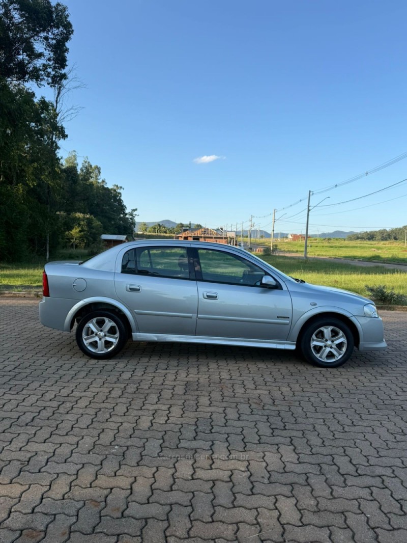 ASTRA 2.0 MPFI ADVANTAGE SEDAN 8V FLEX 4P MANUAL - 2009 - ARROIO DO MEIO