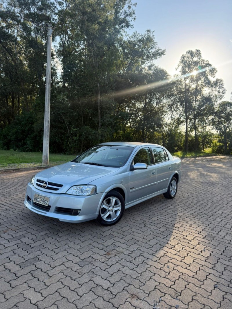 ASTRA 2.0 MPFI ADVANTAGE SEDAN 8V FLEX 4P MANUAL - 2009 - ARROIO DO MEIO