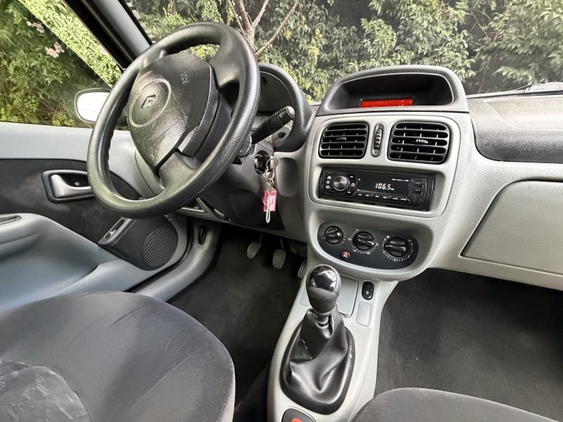 CLIO 1.0 PRIVILÉGE 16V FLEX 4P MANUAL - 2006 - CAXIAS DO SUL