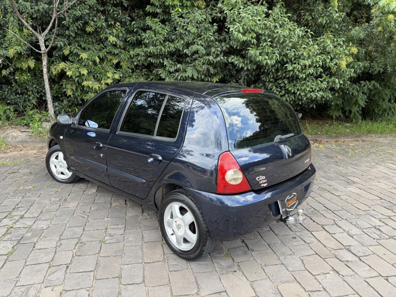 CLIO 1.0 PRIVILÉGE 16V FLEX 4P MANUAL - 2006 - CAXIAS DO SUL
