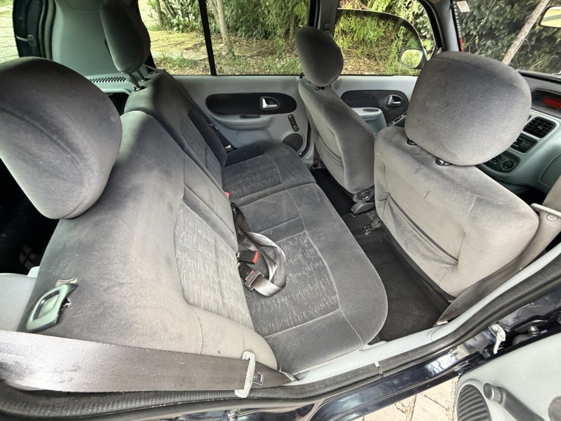 CLIO 1.0 PRIVILÉGE 16V FLEX 4P MANUAL - 2006 - CAXIAS DO SUL