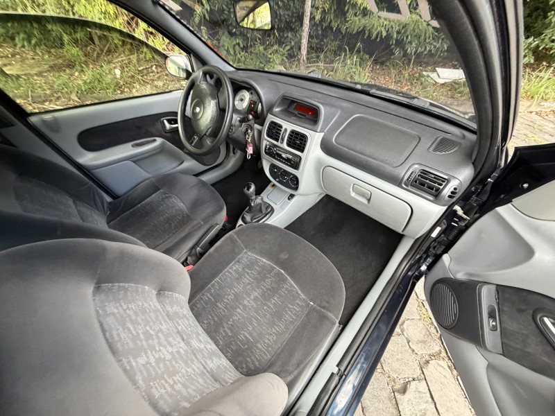 CLIO 1.0 PRIVILÉGE 16V FLEX 4P MANUAL - 2006 - CAXIAS DO SUL