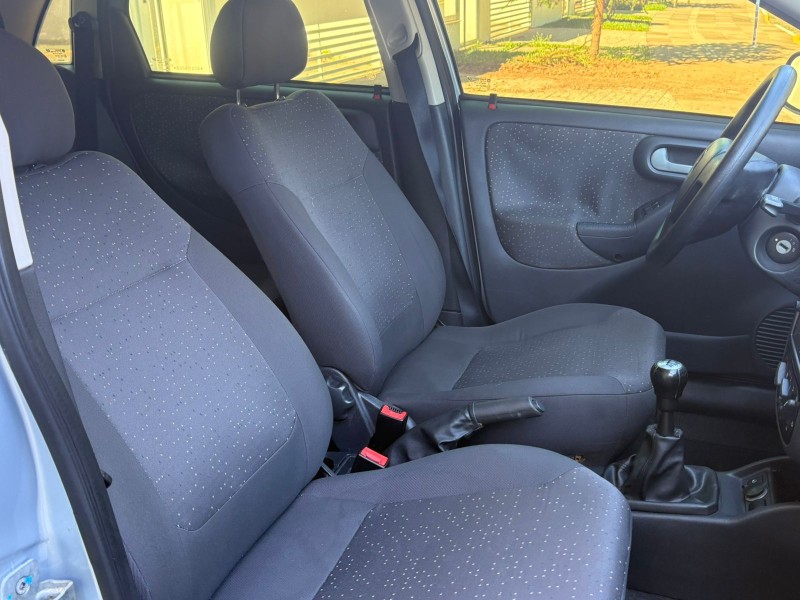 CORSA 1.4 MPFI PREMIUM 8V FLEX 4P MANUAL - 2009 - FARROUPILHA