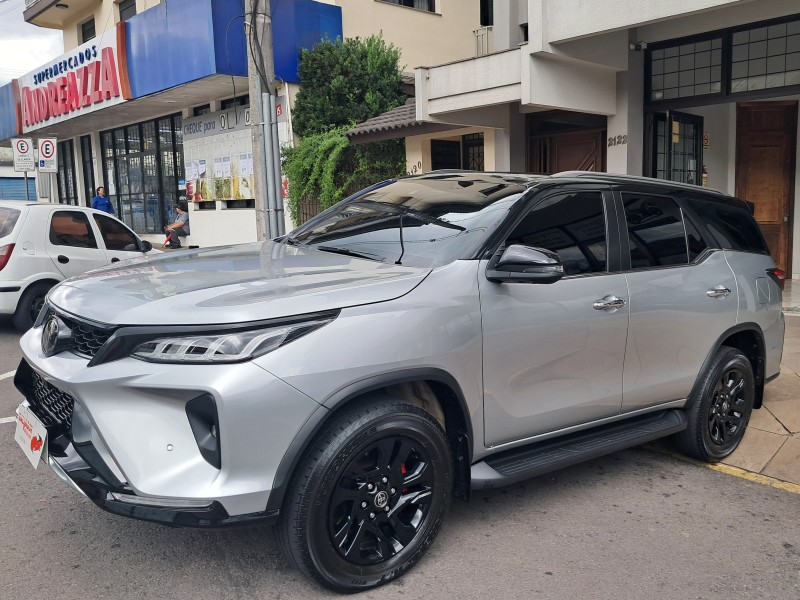 HILUX SW4 2.8 4X4 DIAMOND 16V TURBO DIESEL 4P 7 LUGARES AUTOMATICO - 2022 - FLORES DA CUNHA