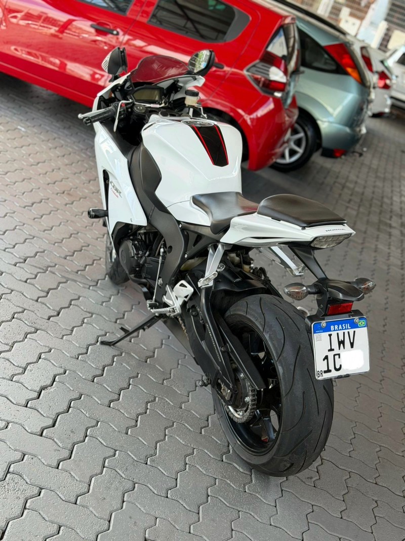 CBR 1000RR FIREBLADE - 2014 - CAXIAS DO SUL