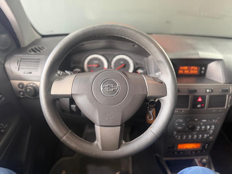 VECTRA 2.0 MPFI GT HATCH 8V FLEX 4P MANUAL - 2011 - CARLOS BARBOSA