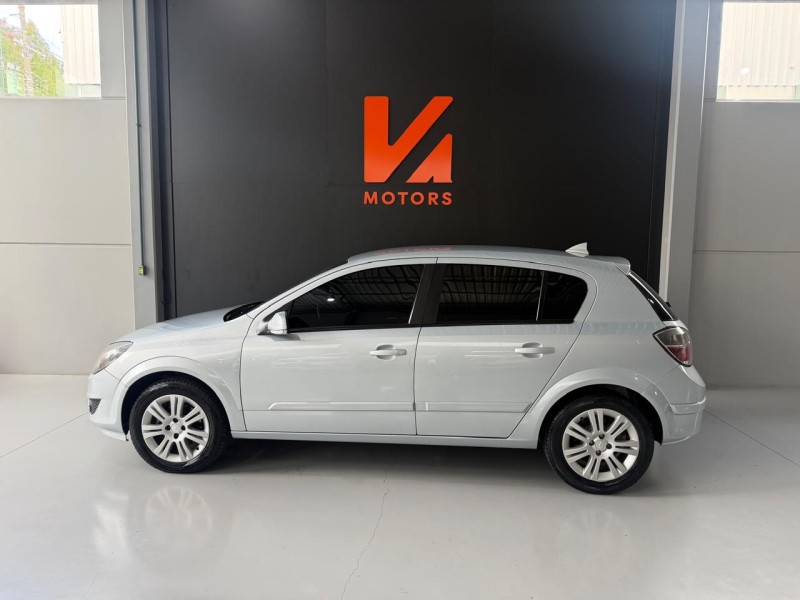 VECTRA 2.0 MPFI GT HATCH 8V FLEX 4P MANUAL - 2011 - CARLOS BARBOSA