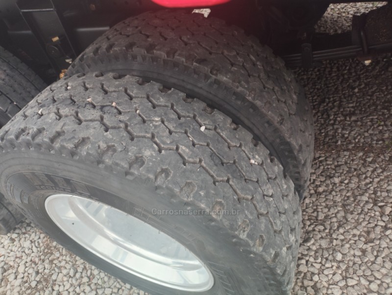 ACCELO 1016 3 EIXOS - 2013 - GARIBALDI