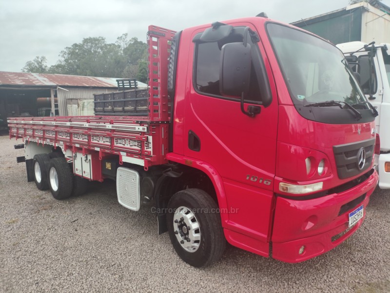 ACCELO 1016 3 EIXOS - 2013 - GARIBALDI