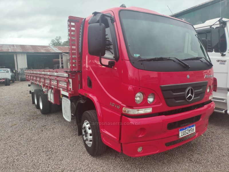 accelo 1016 3 eixos 2013 garibaldi