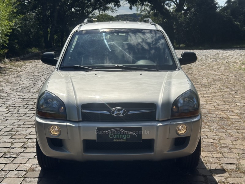 TUCSON 2.0 MPFI GL 16V 142CV 2WD GASOLINA 4P MANUAL - 2011 - NOVA PRATA