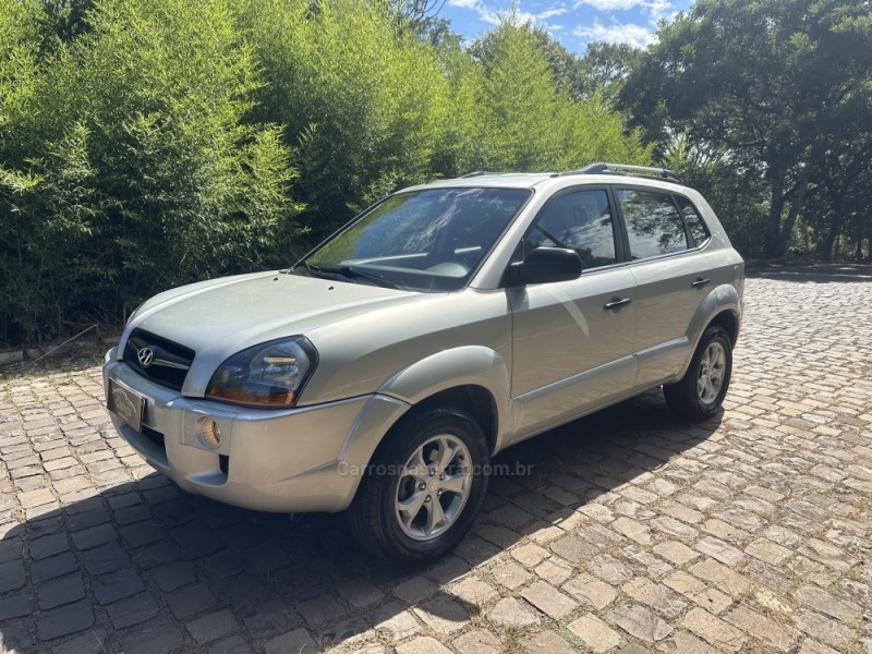 TUCSON 2.0 MPFI GL 16V 142CV 2WD GASOLINA 4P MANUAL