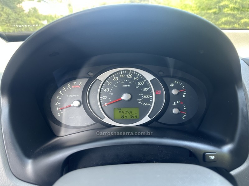 TUCSON 2.0 MPFI GL 16V 142CV 2WD GASOLINA 4P MANUAL - 2011 - NOVA PRATA