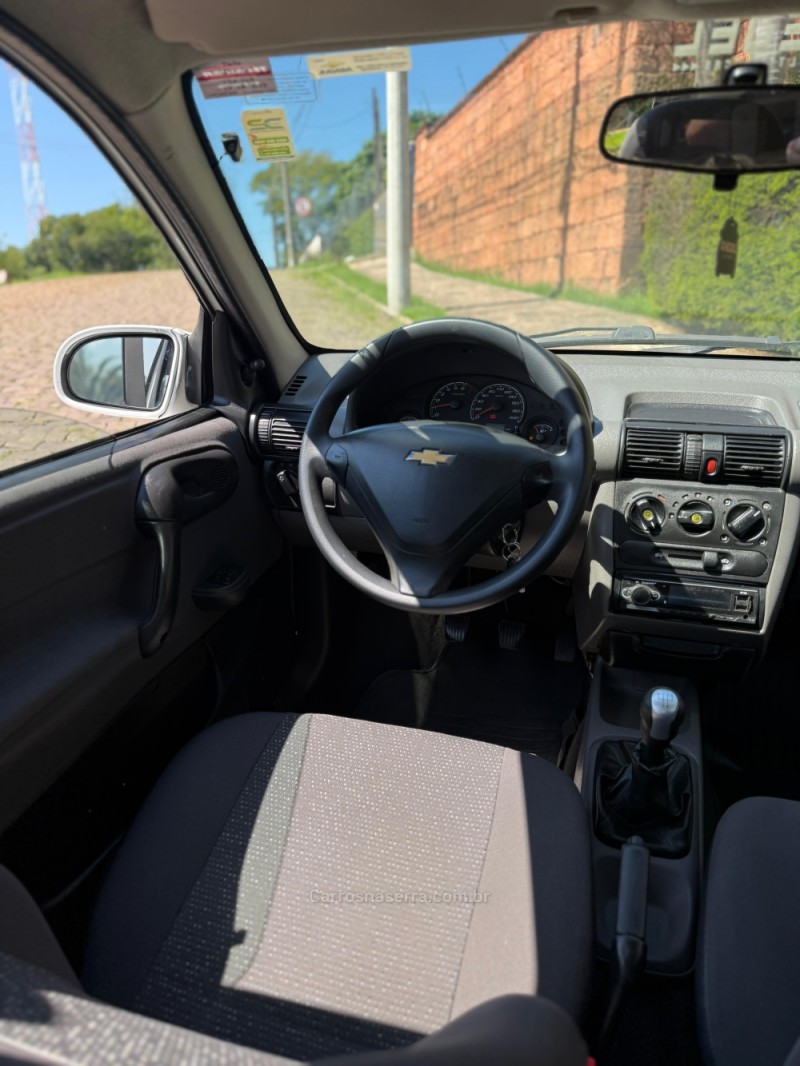 CLASSIC 1.0 MPFI LIFE 8V FLEX 4P MANUAL - 2015 - VENâNCIO AIRES