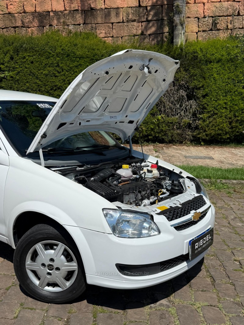 CLASSIC 1.0 MPFI LIFE 8V FLEX 4P MANUAL - 2015 - VENâNCIO AIRES