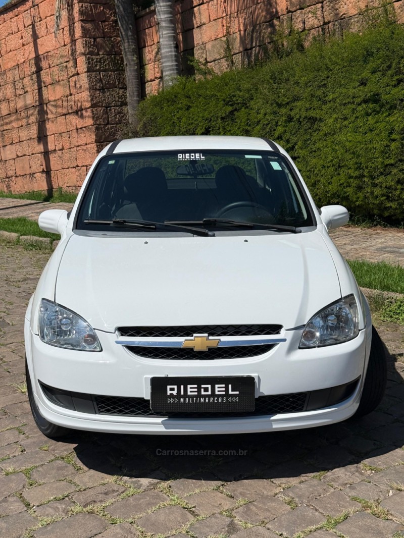 CLASSIC 1.0 MPFI LIFE 8V FLEX 4P MANUAL - 2015 - VENâNCIO AIRES