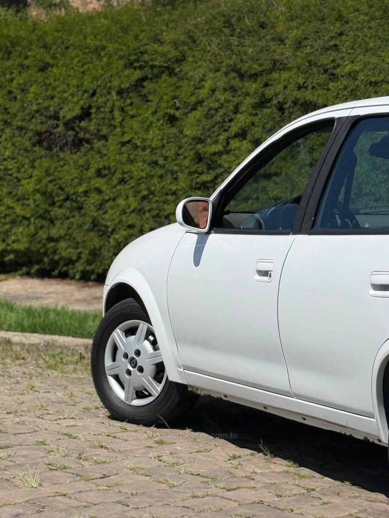 CLASSIC 1.0 MPFI LIFE 8V FLEX 4P MANUAL - 2015 - VENâNCIO AIRES